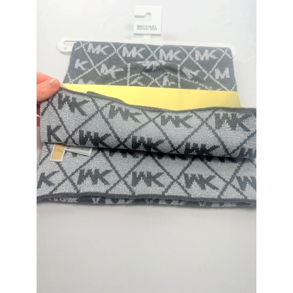 Michael Kors NWT Diamond Metallic Logo Hat & Scarf Set Charcoal Gray
